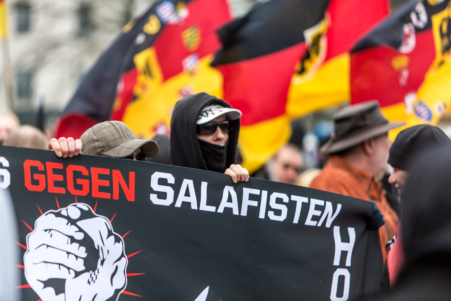 Hooligans gegen Salafisten